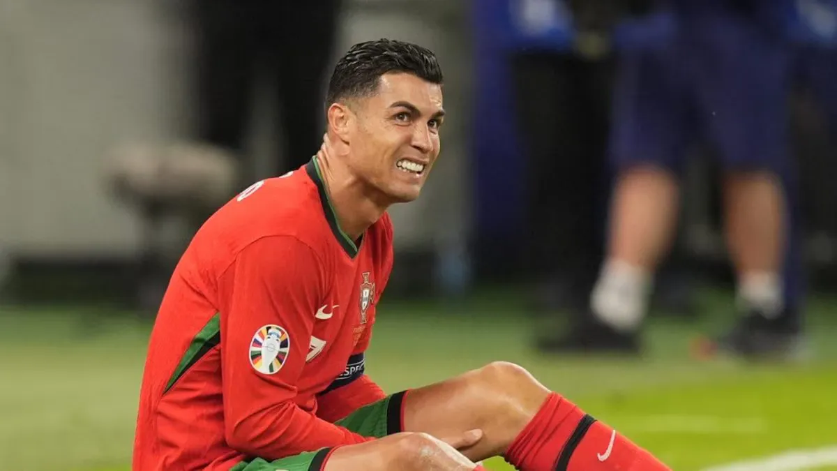 Mutu punge Ronaldo: “Perché non si ritira? Ha uno strano obiettivo in mente…”