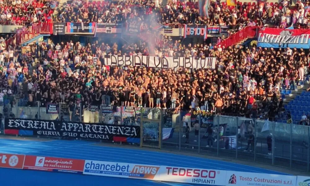 Catania, la Curva “esonera” Tabbiani dopo il gol dell’Avellino