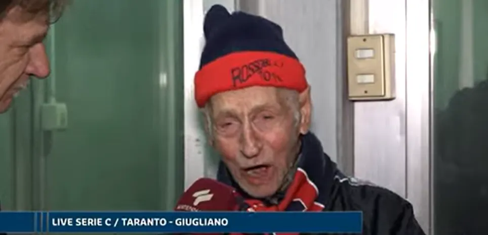 Nonno tifoso in lacrime per il suo Taranto: “Mi resta poco da vivere, non fate tutto questo…” - IL VIDEO