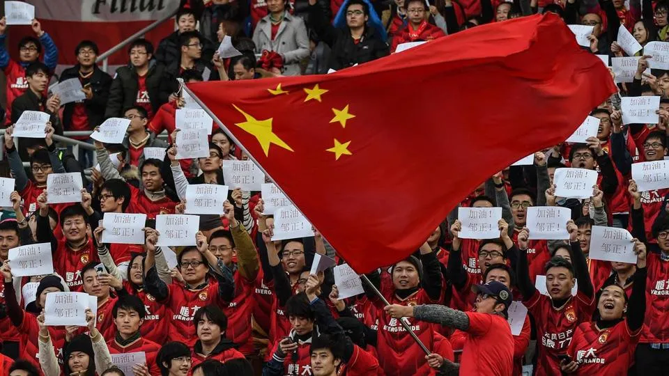 Incredibile in Cina: giocatore infortunato a causa della barella