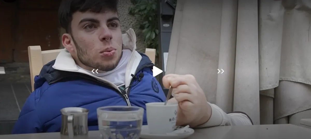 I piedi e la forza della mente: così Nicholas ha sostituito le sue braccia