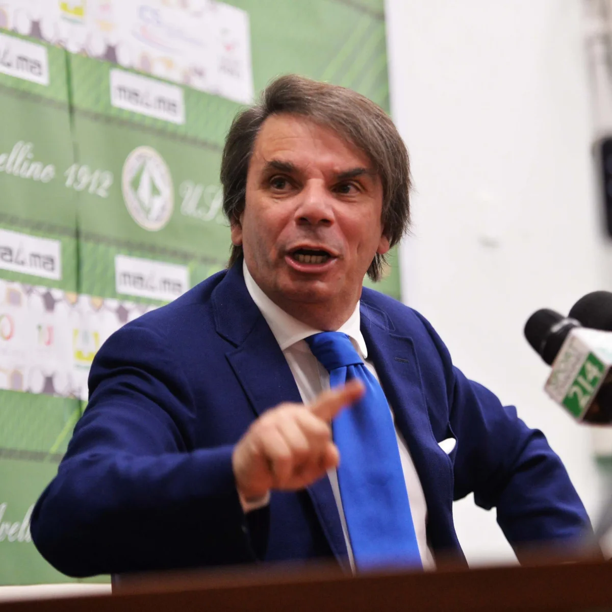Taranto, Capuano show: 'Certe sceneggiata si fanno al Grande Fratello non in una squadra'