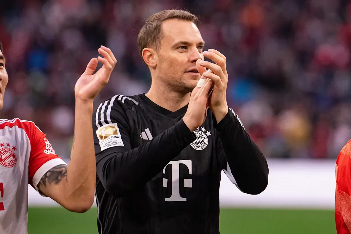 Il Bayern dilaga, ma Neuer rientra e sbaglia maglia: il caso