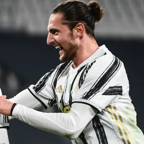 Rabiot, parla la madre: 'Rinnovo? E' presto. Siamo rimasti per Allegri, con Sarri...'