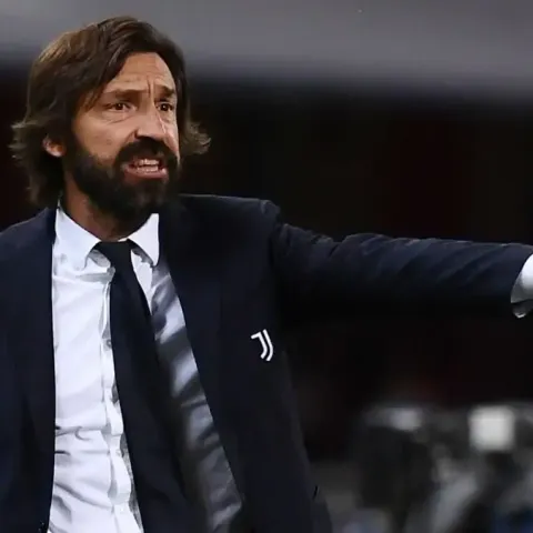 Sampdoria, scontro tra Pirlo e un tifoso: 'Quando allenavi la Juventus, Ronaldo...'