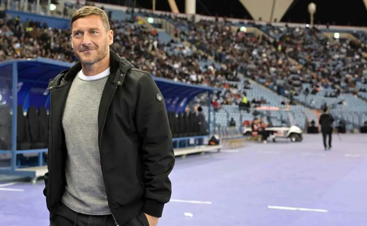 Totti su Mourinho: “Va elogiato, spero resti. Io alla Roma? Stop alle telefonate…”