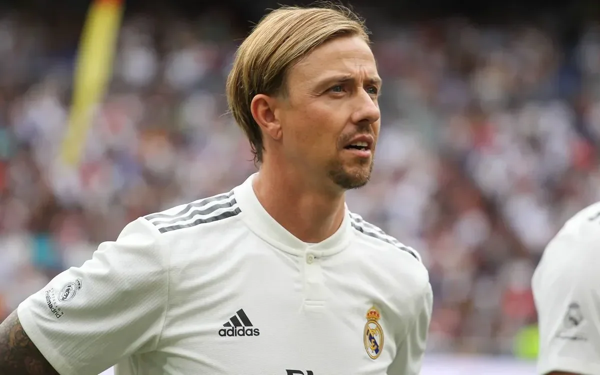 Real Madrid, Guti rilancia una vecchia candidatura per la panchina. “Mou? No, lui no. Mi annoia”