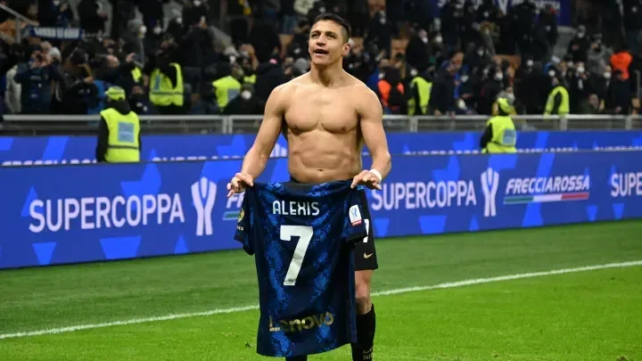 Vidal consiglia Sanchez: 'Inzaghi non ti vuole. Vai via'. Che frecciate a Lautaro e Mkhitaryan...