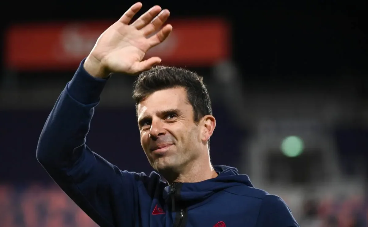  Thiago Motta su Zirkzee: “Voi non lo vedete in allenamento. Io al Barcellona? Ho saputo che..”