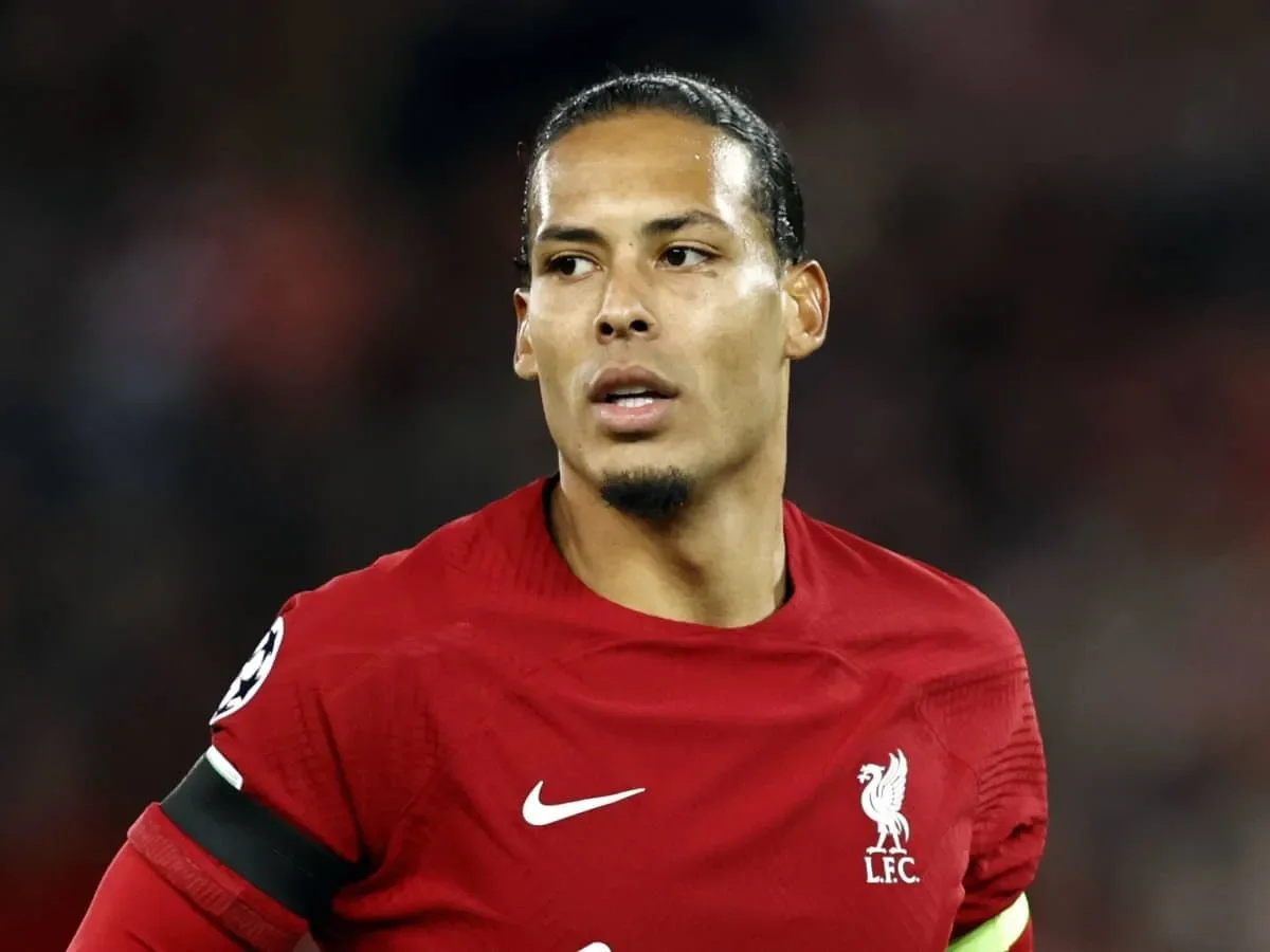 Van Dijk svela il bomber più ostico, ora gioca in Serie A: “Sembra che tu lo stia marcando bene, ma…”