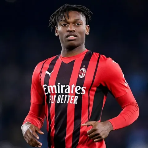 Intrigo Milan: la cessione di Leao per finanziare due colpi!
