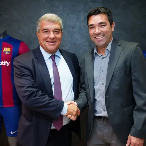 Deco svela i piani del Barça: “Serve tecnico con filosofia del club. Mou è un amico, Thiago Motta…”