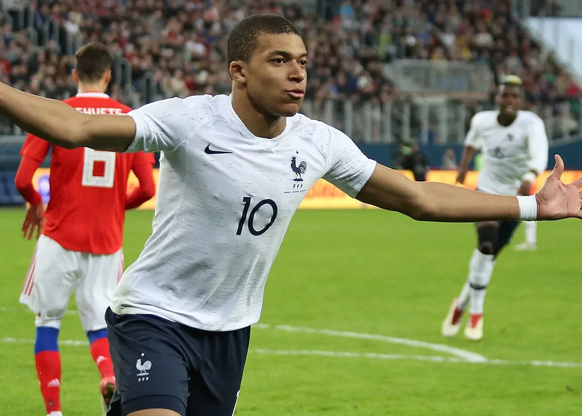 Ancelotti cambia il Real Madrid per Mbappé: le tre opzioni, un Big rischia...