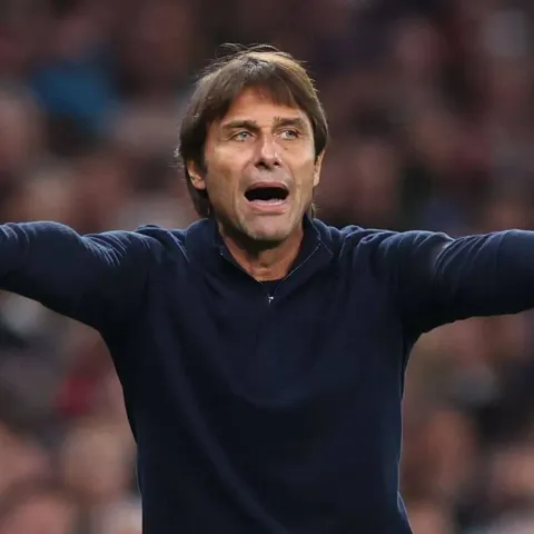 Napoli, la lista di Conte: tre colpi, attacco rivoluzionato!