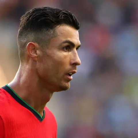 Poborsky, che bordata a CR7: “Spero giochi dall’inizio così…”