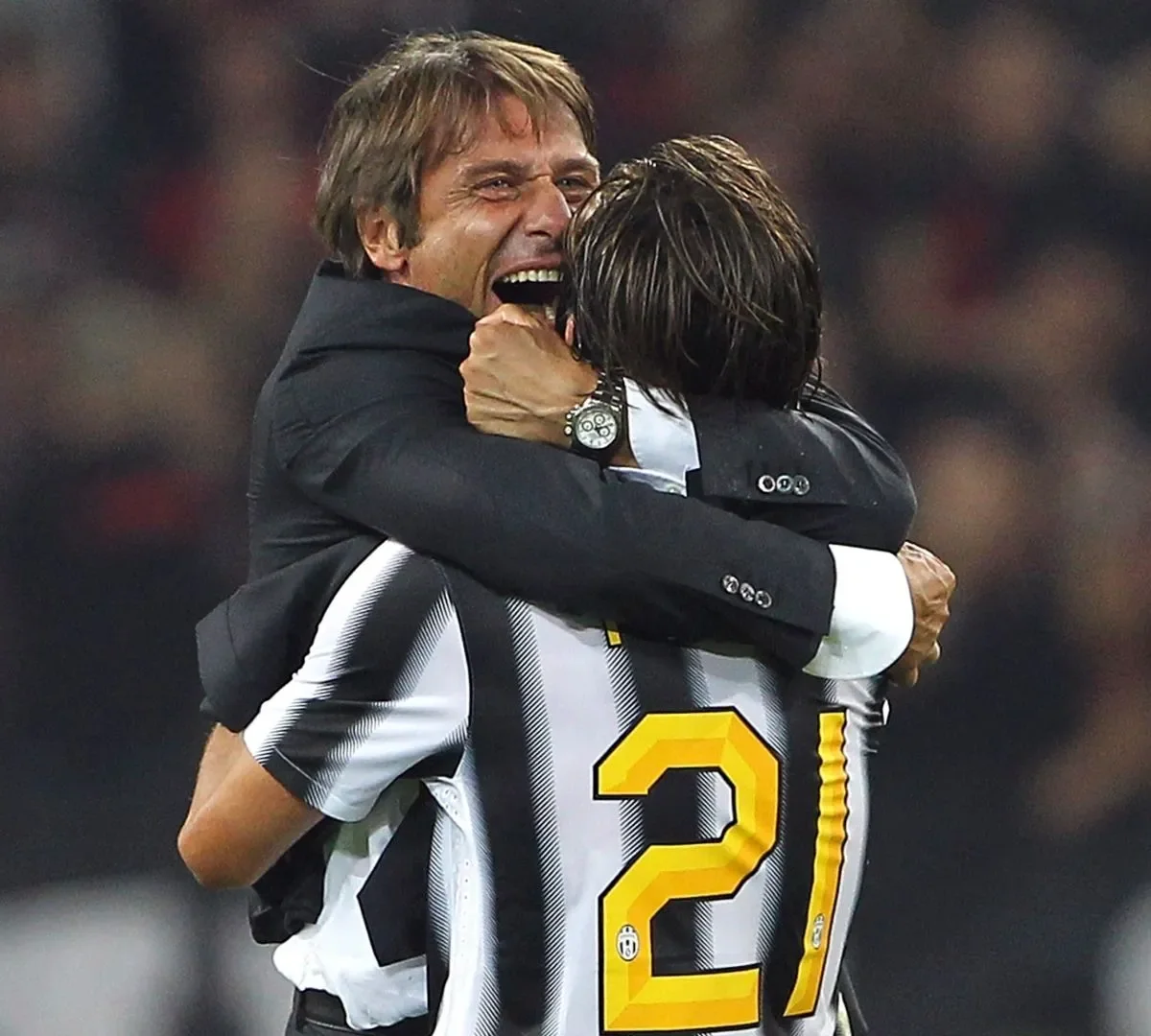 Pirlo e l’aneddoto su Conte: “Allenamento in mutande a 40 gradi, poi ghiaccio, barelle e…”