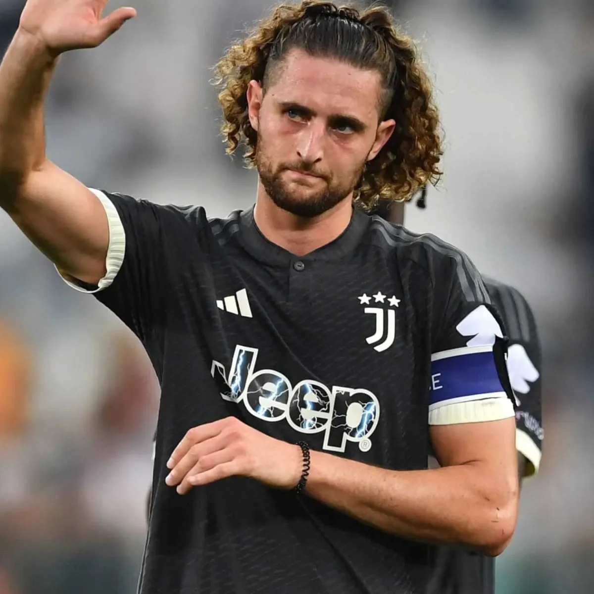 Rabiot spara altissimo: le condizioni per il nuovo contratto e le idee della mamma agente