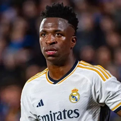 Real Madrid, l'Arabia Saudita tenta Vinicius: c'è l'offerta più alta della storia del calcio!