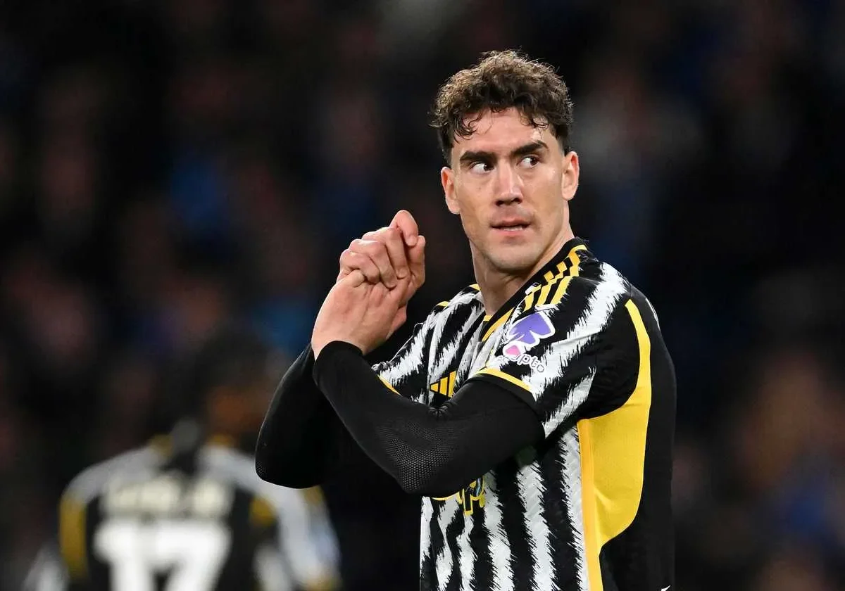 La Juve riflette su Vlahovic e pensa a un vice già a gennaio: la strategia per anticipare l’Inter