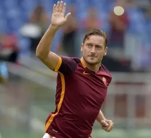 Totti e il ritorno in campo: oltre l'ironia, c'è un club di Serie A che ci sta pensando seriamente!