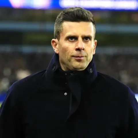 Napoli – Juve: Motta studia la mossa per sorprendere Conte