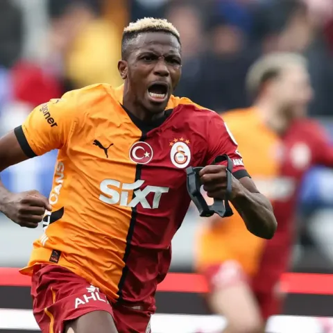 Calciomercato, Galatasaray accordo col Napoli per Osimhen, ma lui aspetta…
