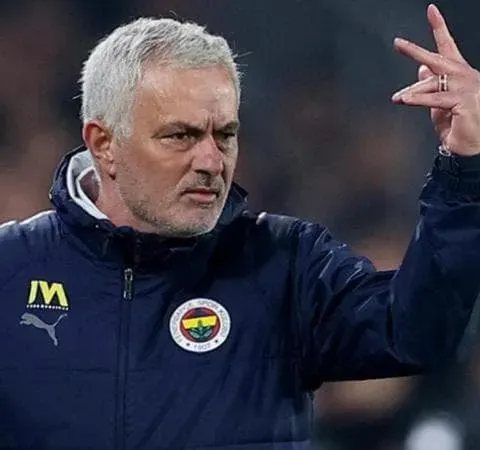 Lo sfogo di Mourinho: “Oggi conta chi sa vendersi, non chi sa vincere. Vi spiego…”