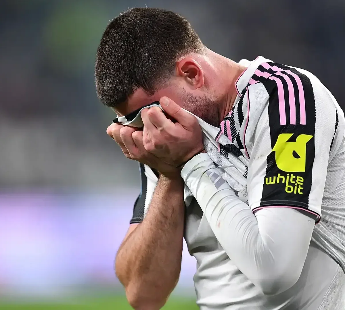 Juve, Vlahovic: si teme lungo stop, la situazione