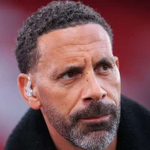 Rio Ferdinand durissimo: “Inghilterra paese in rovina, via i miei figli da qui”