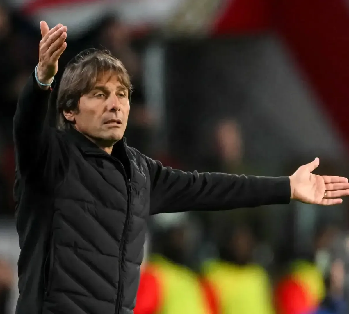 Napoli, la nuova formula Conte: ecco cosa è cambiato da Bologna