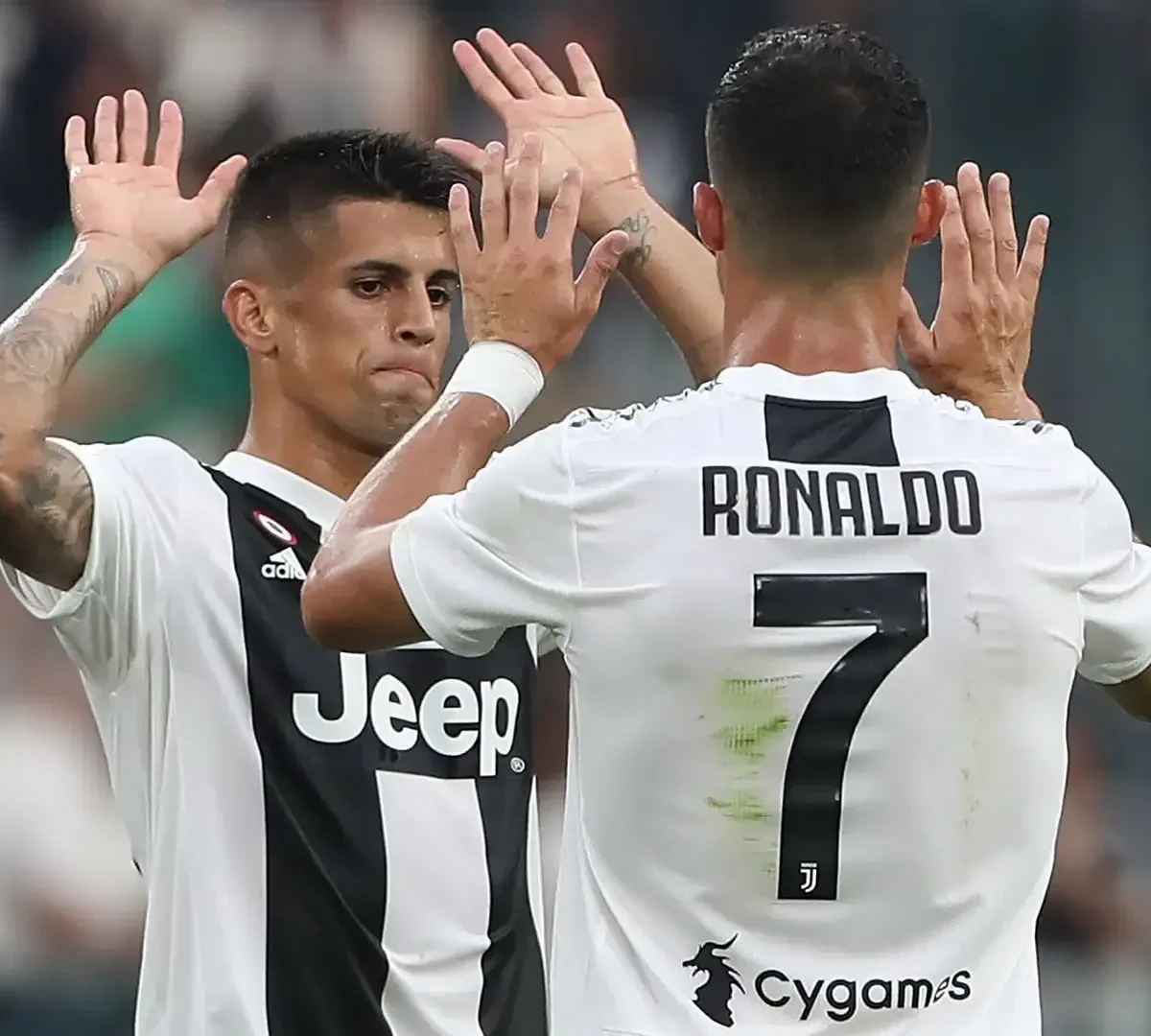 Calciomercato, Romano: “Cancelo può andare via, proposto in Italia”
