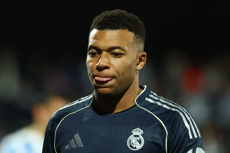 Mbappé e la mamma manager: gli affari superano gli introiti di tanti giocatori del Real Madrid