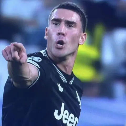 Juve – Vlahovic: interviene il padre, tutti gli aggiornamenti sul futuro